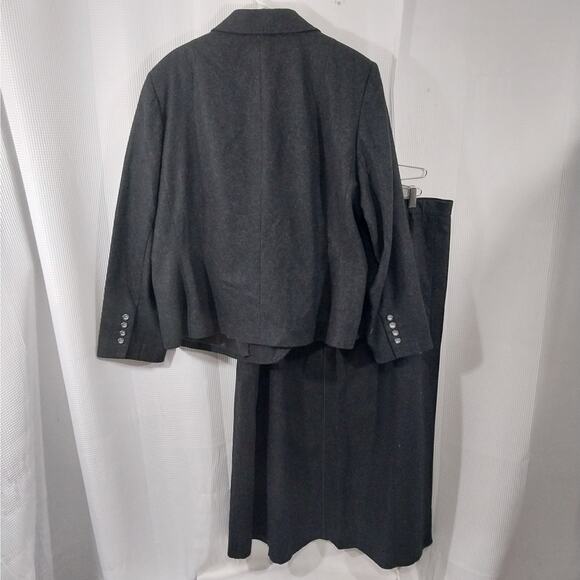 HARVE BENARD! STUNNING WOOL BLEND CHARCOAL GRAY JACKET, SKIRT SUIT, SET! SZ 26W - Picture 8 of 14